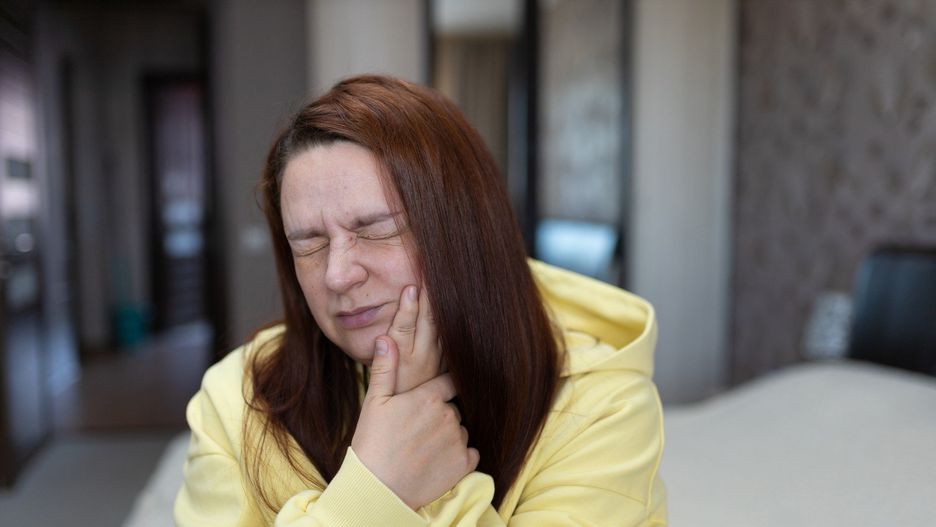 toothache, caries and dental problems