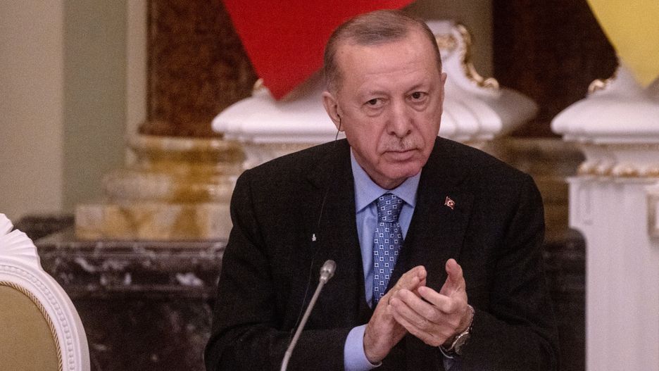Turecki prezydent Recep Tayyip Erdogan rozgrywa własną grę i zamierza tak długo uniemożliwiać Szwecji i Finlandii wejście do NATO, aż osiągnie swoje cele 