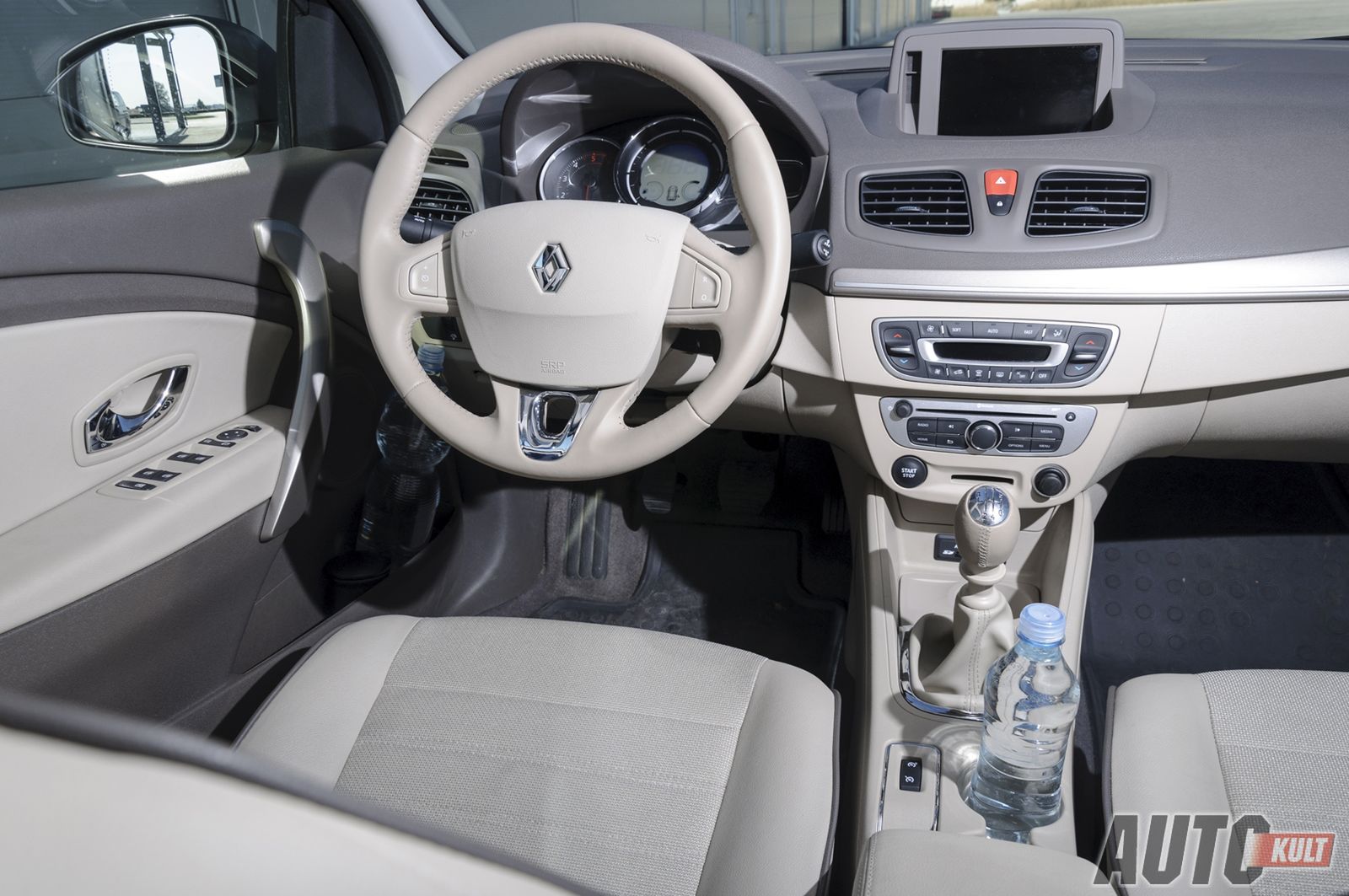 Opel Astra Sedan vs. Renault Fluence vs. Škoda Octavia vs. Toyota Corolla - galeria testowa 23
