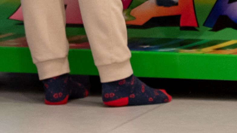 Izabela Janachowska buszuje po galerii handlowej w SKARPETKACH ZA 700 ZŁOTYCH