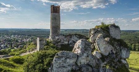 Jura Krakowsko-Częstochowska. Pod zamkiem w Olsztynie odkryto system tuneli