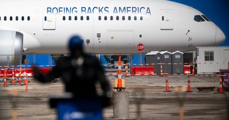 Boeing zakończył rok na plusie. Pomogła sprzedaż aktywów giganta