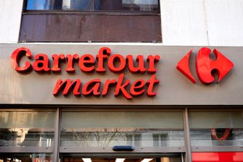 Carrefour z nową gazetką. Łosoś atlantycki aż 37 proc. taniej