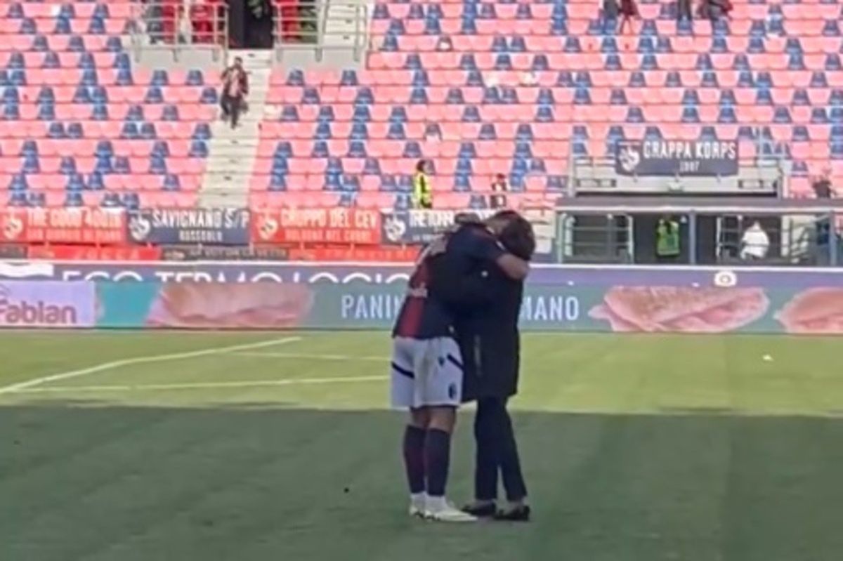 Riccardo Orsolini took his mum to the pitch.