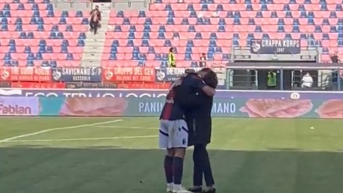 Riccardo Orsolini zabrał mamę na boisko