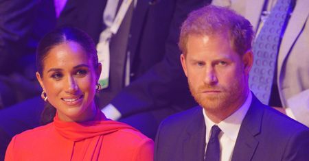 Książę Harry i Meghan Markle ODRZUCILI prezent od starszego sąsiada. "Chciałem tylko być życzliwy"