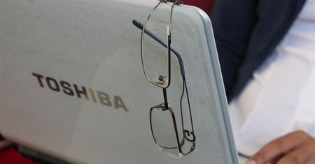 Właściciel Żabki chce kupić Toshibę. Transakcja za 20 mld dolarów