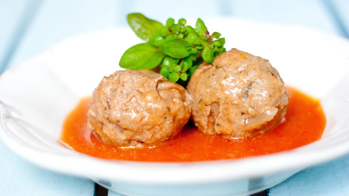 Kotlety mielone w sosie pomidorowym