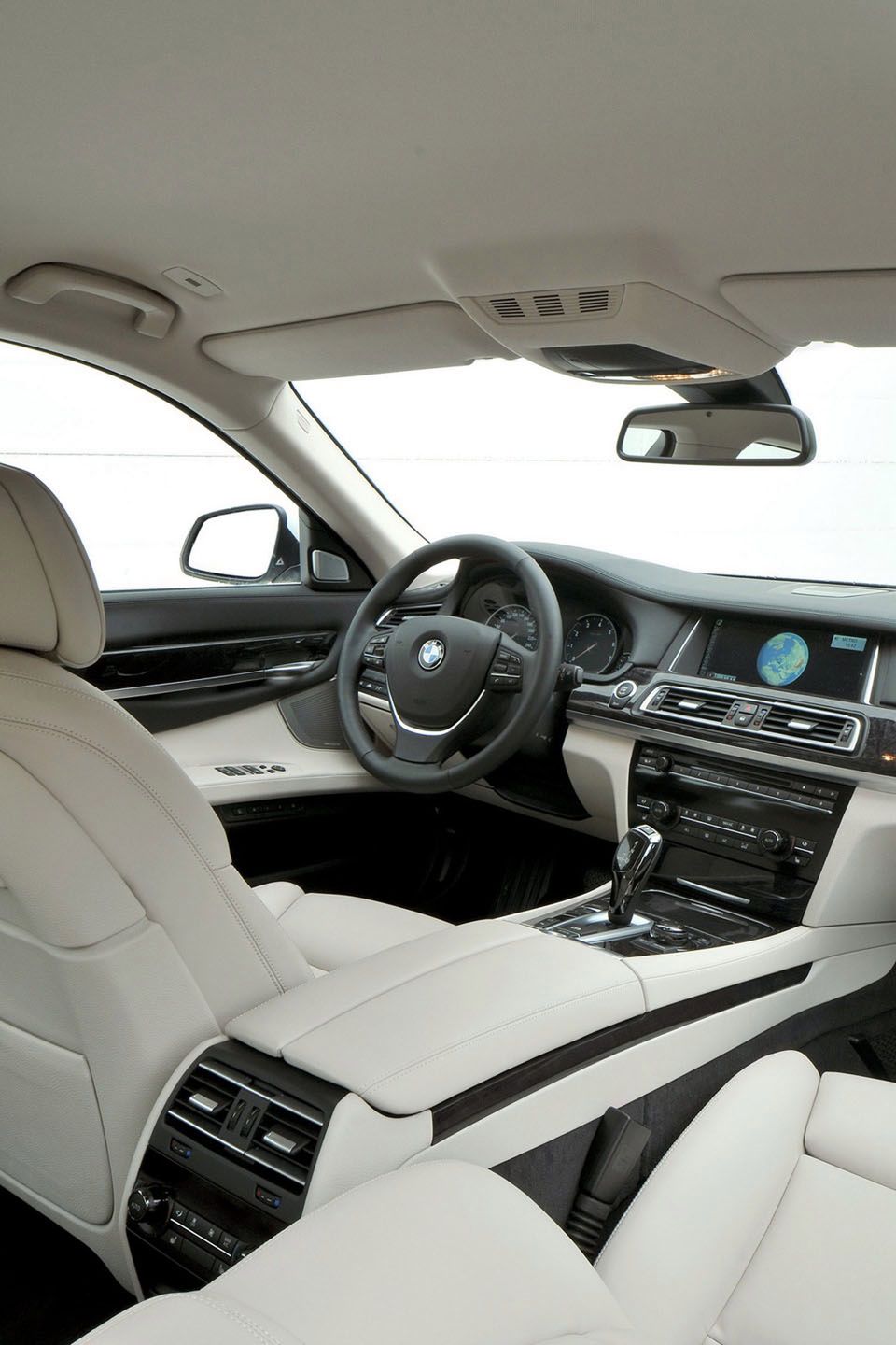 BMW serii 7 na rok 2013 - megagaleria niemieckiego okrętu flagowego 255