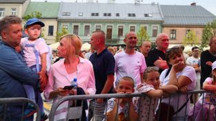 Święto Kielc 2025. Koncert Back to the Future na Rynku. Paweł Okła i zespół przenieśli publiczność w lata 80. i 90