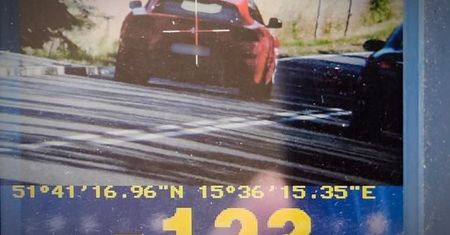 Ferrari nie uchroniło go przed utratą prawa jazdy. Kierowca zaskoczył po zatrzymaniu