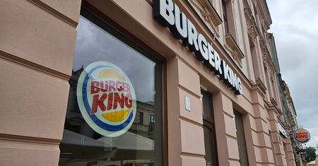 Burger King organizuje poranną imprezę w Lublinie – śniadanie z DJ-em i darmową kawą!
