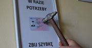 "W razie potrzeby zbij szybkę". Dał policjantom fałszywe prawo jazdy, grozi mu 5 lat