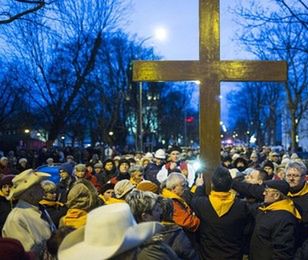 Wielki Piątek wolny od pracy? Zobacz, gdzie już dziś zaczęli świętowanie