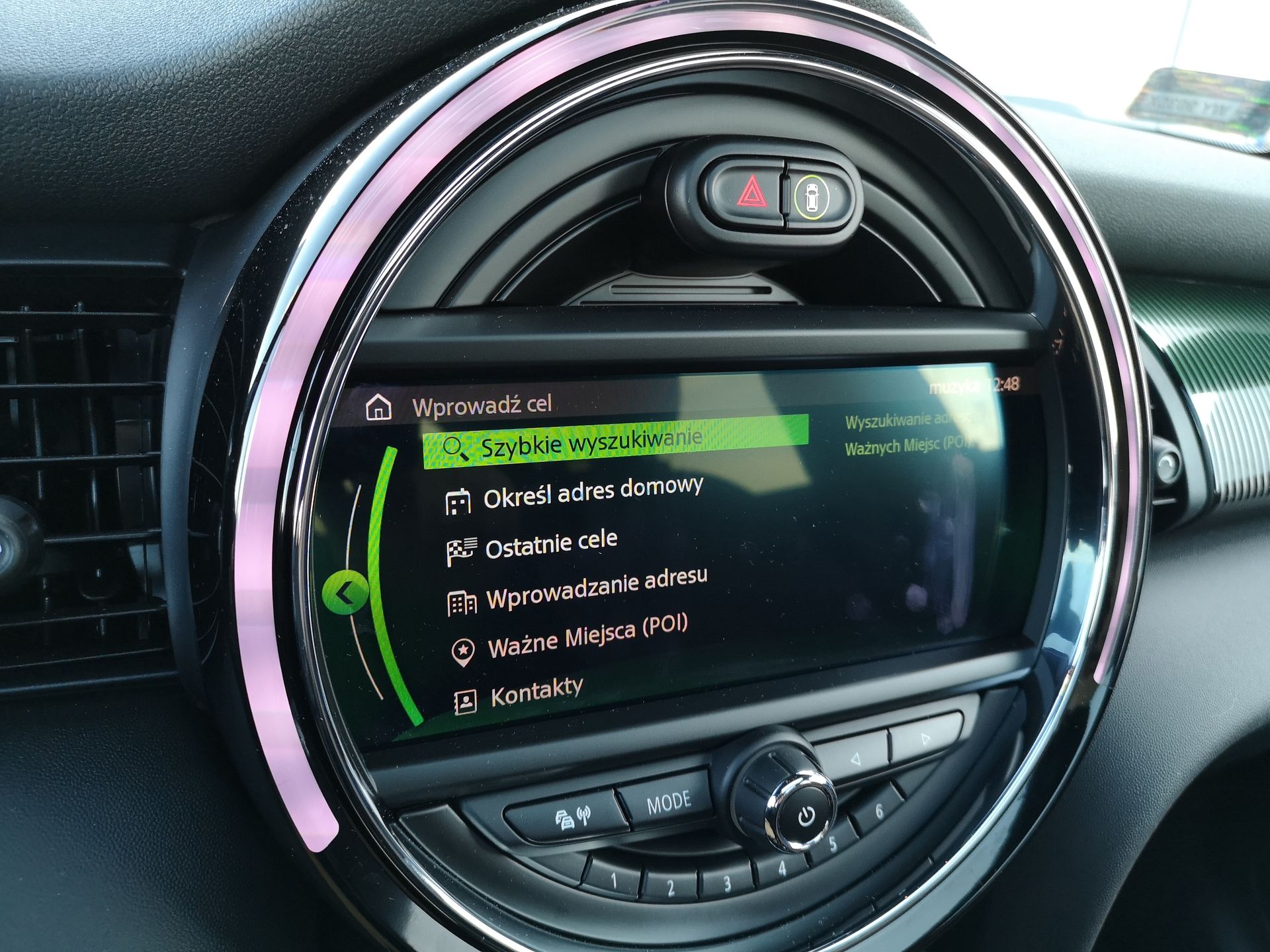 MINI Cooper S: aplikacja MINI Connected, obsługa systemu oraz audio Harman Kardon 15