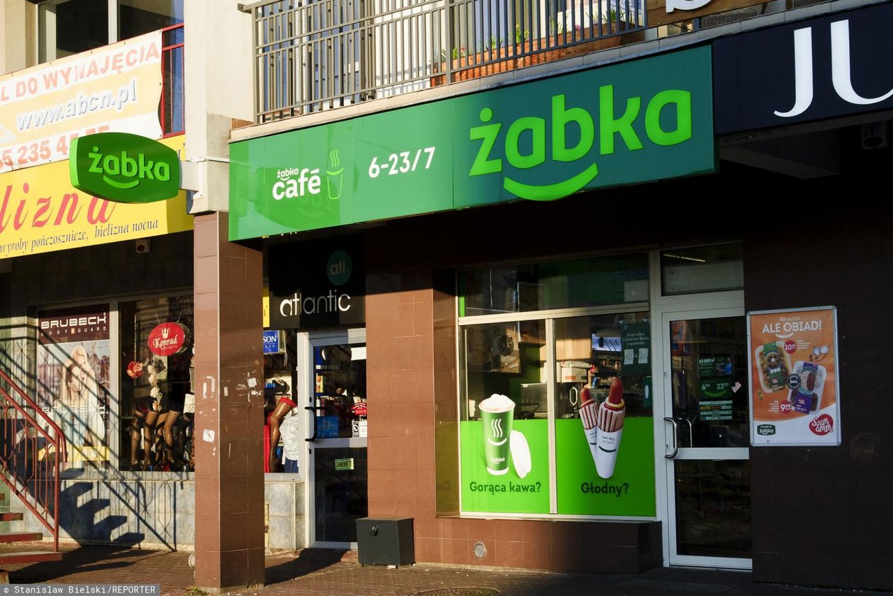 GIS ostrzega. W rodzynkach użytych do mieszanki studenckiej wykryto substancje groźne dla zdrowia. Produkt dostępny w Żabce