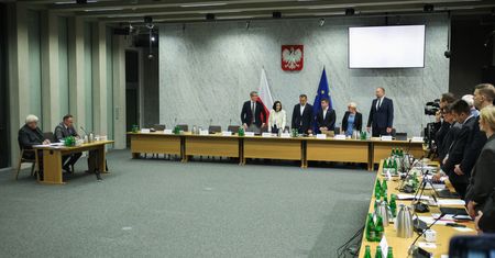 PiS chce wysadzić komisję ds. Pegasusa. W odpowiedzi nawet wnioski o areszt