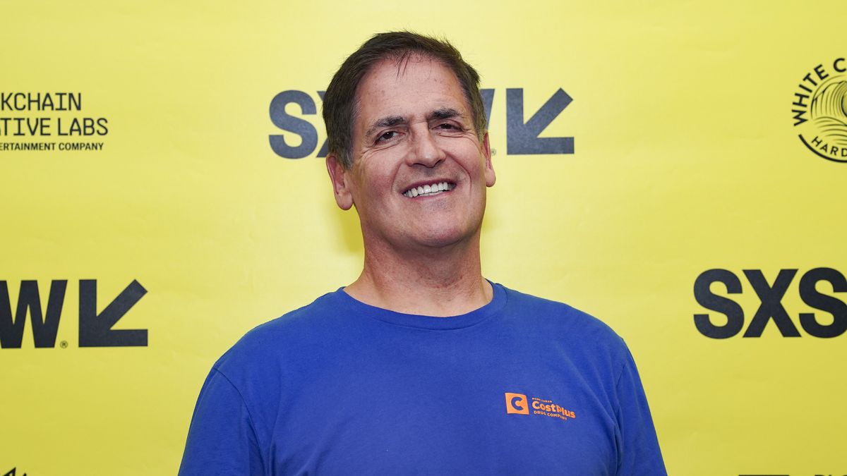 Mark Cuban jest zdania, że rozpoczynając działalność biznesową, lepiej korzystać z własnych oszczędności, niż pozyskiwać kapitał od innych