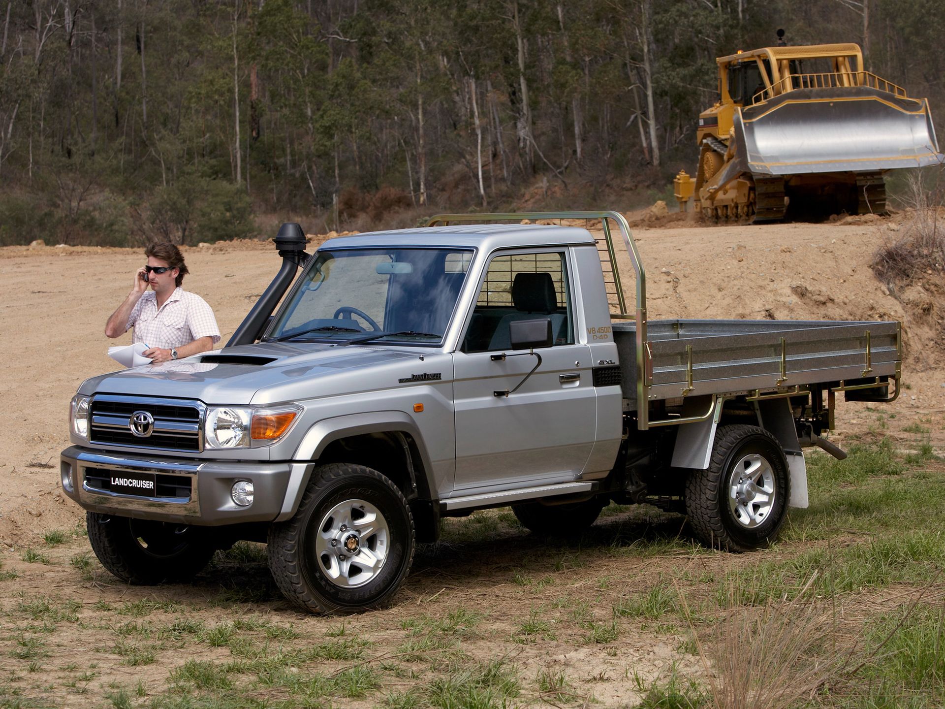 Land Cruiser J7 był wciąż w ofercie na rynku australijskim, gdzie nie tracił na popularności pomimo wieku konstrukcji. Poza tym, wiele egzemplarzy sprzedawano w Azji, Ameryce Południowej i Afryce.
