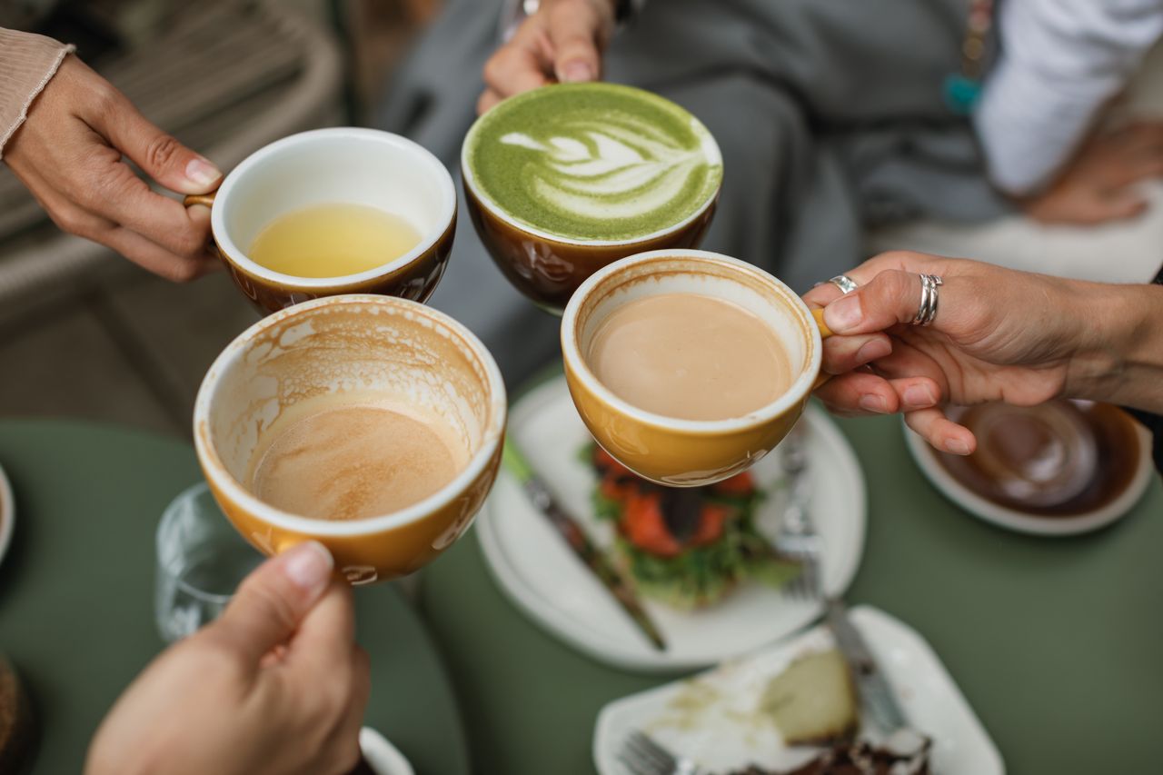 Matcha vs. kawa – który napój lepiej wpłynie na twoje zdrowie?