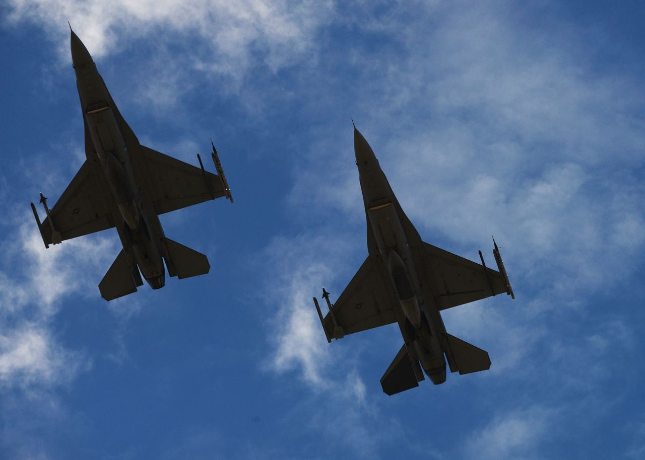 Rosjanie są wściekli po decyzji Joe Bidena ws. szkolenia ukraińskich pilotów na F-16