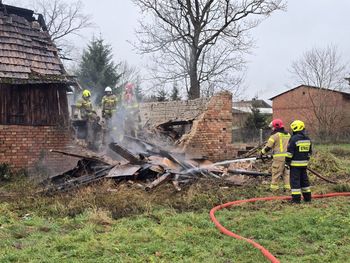 Rościn: Pożar budynku gospodarczego. Szybka akcja strażaków