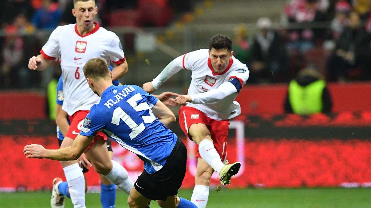 Mecz Polska-Estonia. Robert Lewandowski, Jakub Piotrowski i Ragnar Klavan
Warszawa, 21.03.2024. 