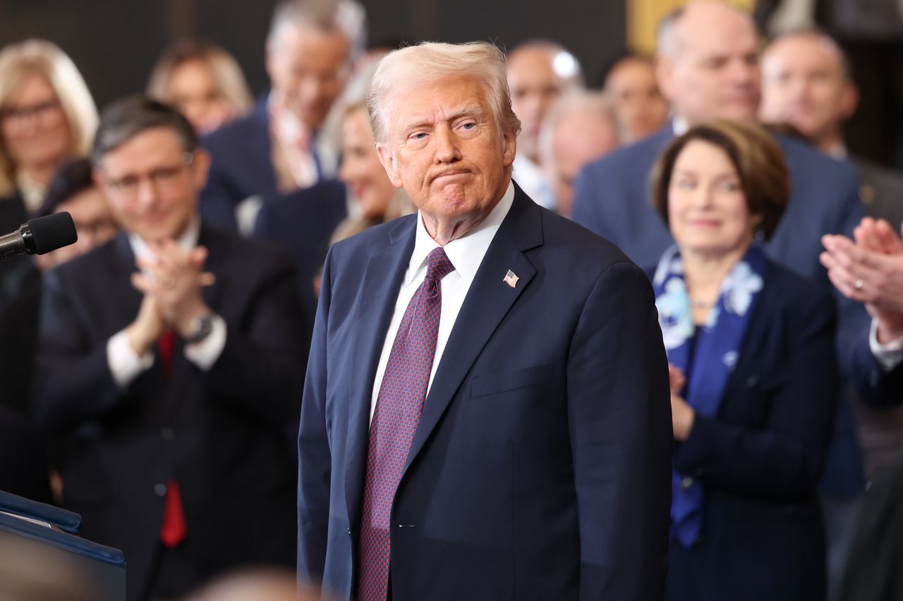 Trump pledges global peace and unity in inaugural address