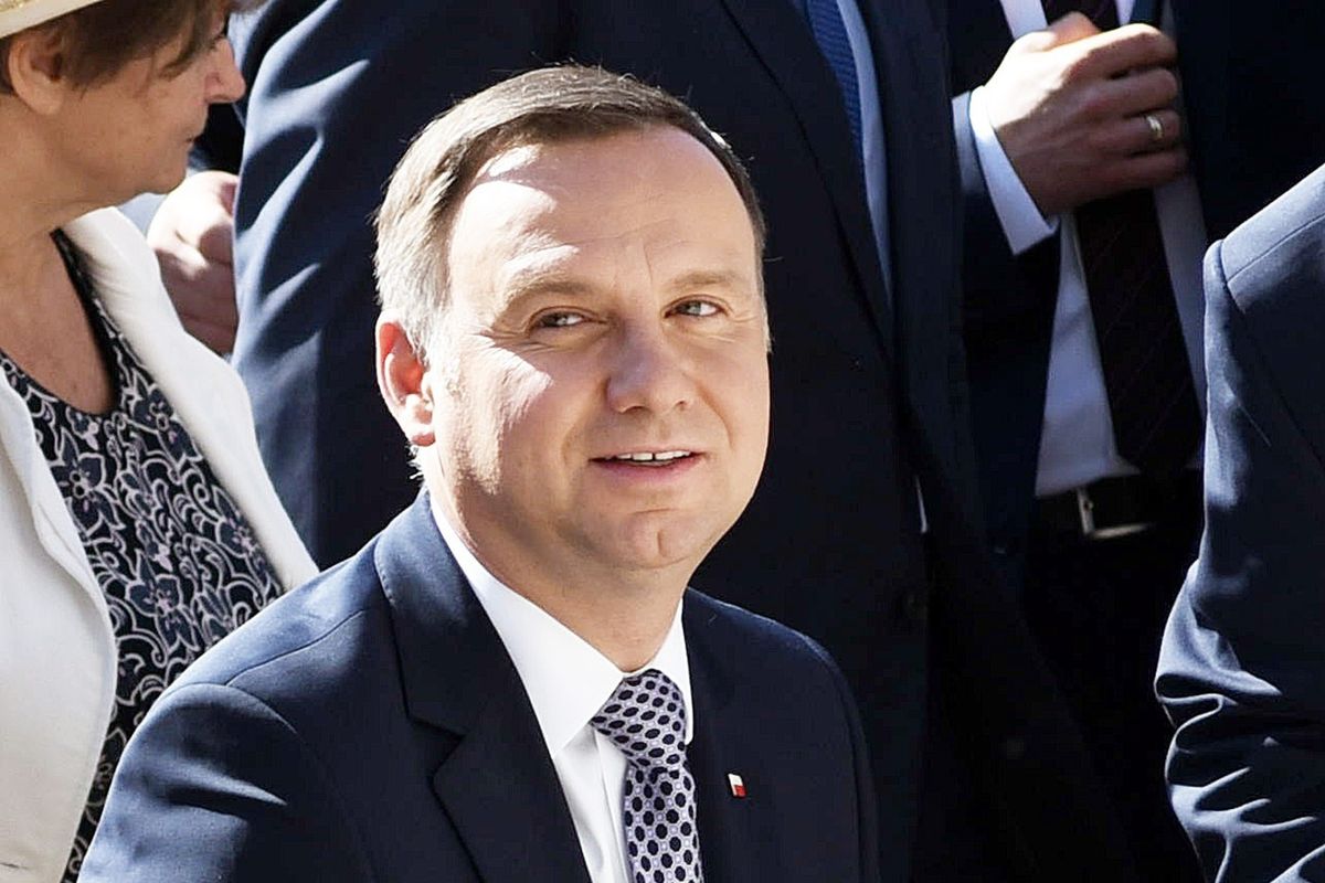 Andrzej Duda śpi w łóżku Marilyn Monroe. Cena za noc zwala z nóg