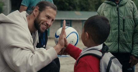 Krychowiak wyrusza na Mount Everest. Wszystko pokaże kamera