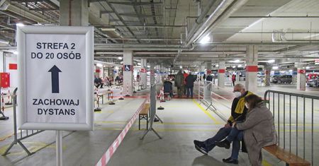 Szczepienia przeciw COVID-19. Ważna informacja dla 55-latków
