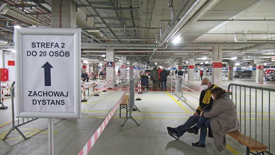 Szczepienia przeciw COVID-19. Ważna informacja dla 55-latków