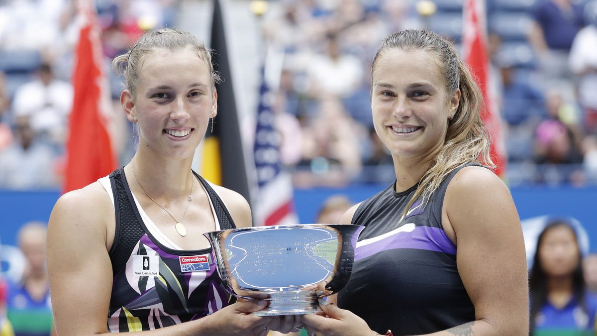 PAP/EPA / JUSTIN LANE / Na zdjęciu: Elise Mertens i Aryna Sabalenka, mistrzynie US Open 2019 w deblu kobiet
