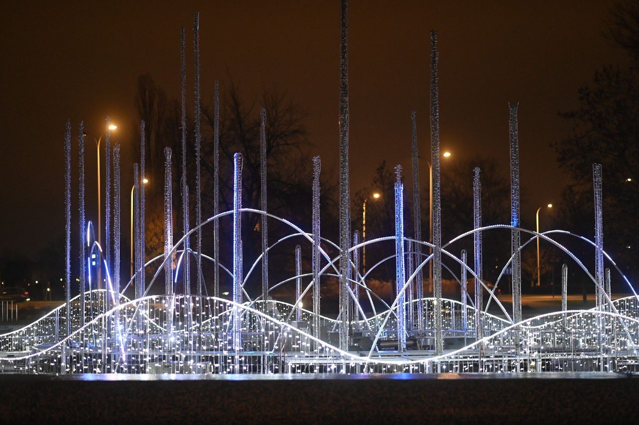 Warszawa: Multimedialny Park Fontann znów hipnotyzuje światłem
