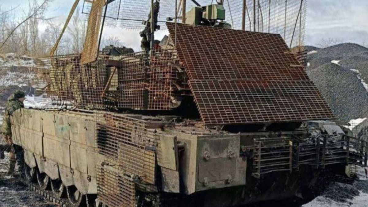 Rosyjski czołg T90M po przeróbce wywołał salwę śmiechu w sieci