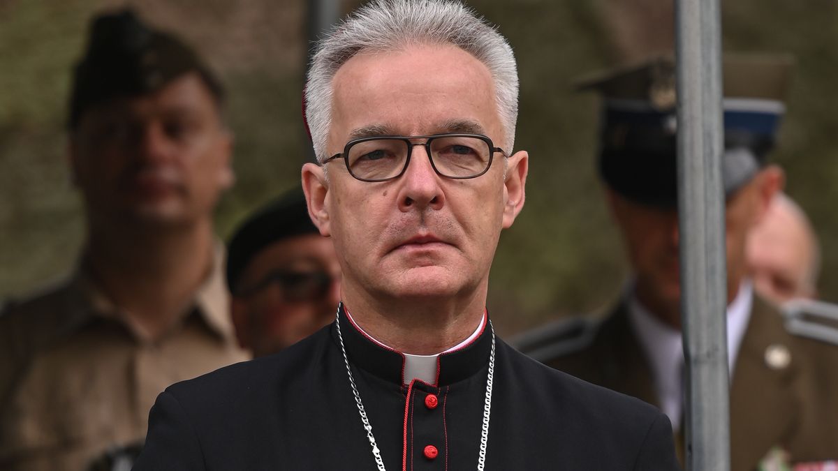 Biskup polowy Wojska Polskiego Wiesław Lechowicz