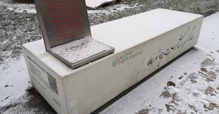 Lublin: Ławka Niepodległości za 88 tys. zł do naprawy. Podwykonawca złożył wniosek o upadłość