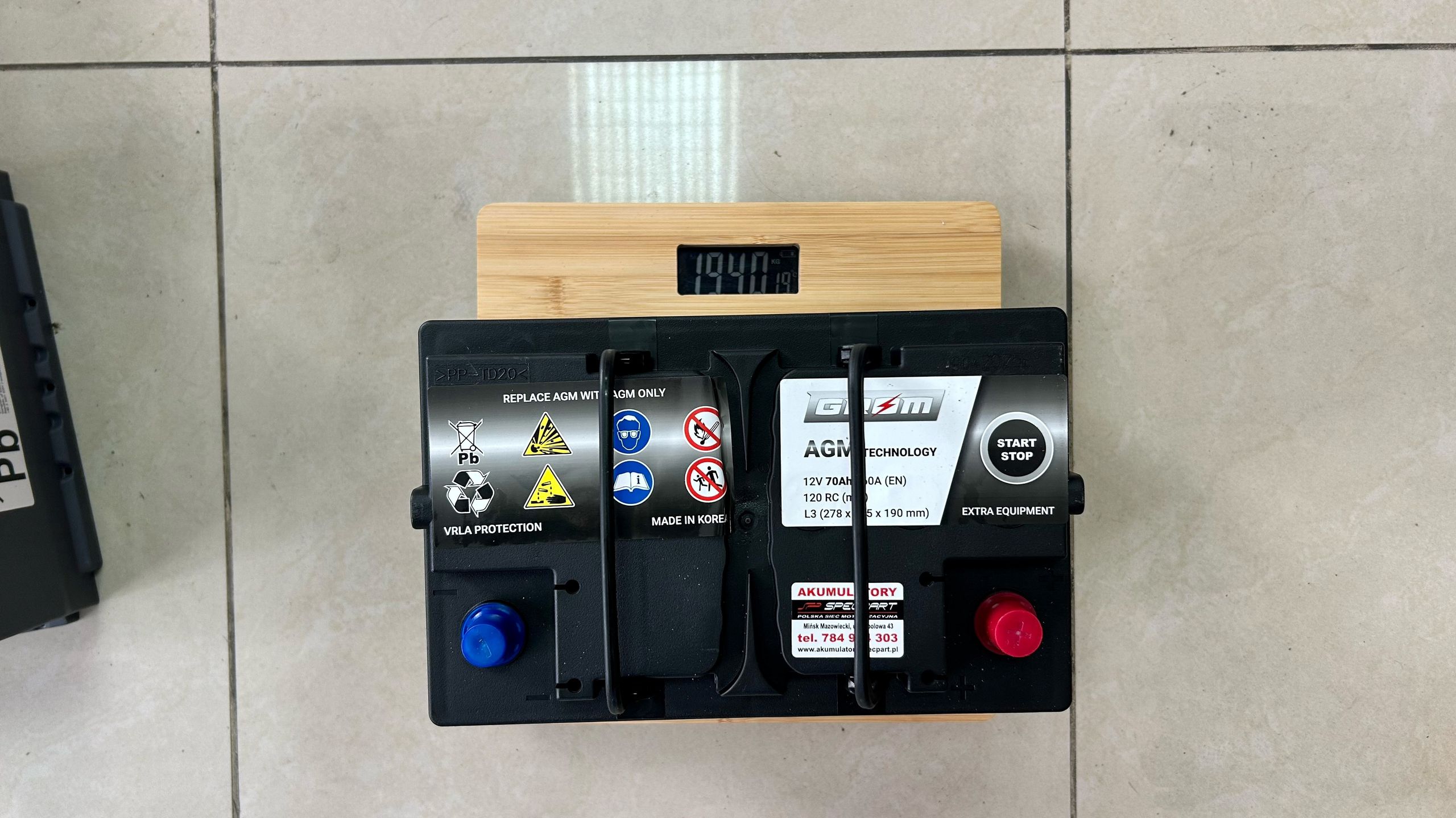 Akumulator 70Ah (AGM) - masa 19,4 kg