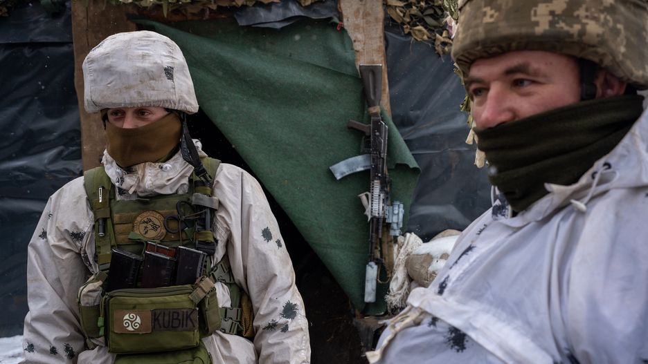 SVITLODARSK, UKRAINE - JANUARY 23: Ukrainian Servicemen of the 30th Army Brigade are seen outside of Svitlodarsk, Ukraine on January 23, 2022. (Photo by Wolfgang Schwan/Anadolu Agency via Getty Images)