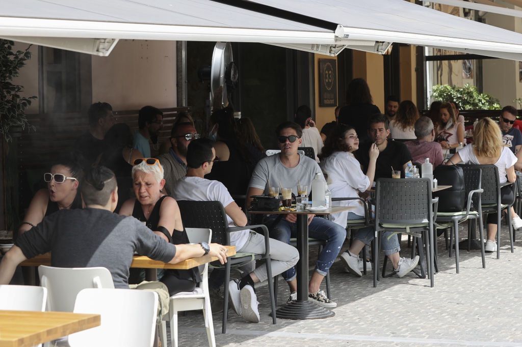 W niektórych krajach bez certyfikatu nie zjemy w restauracji ani nie zameldujemy się w hotelu