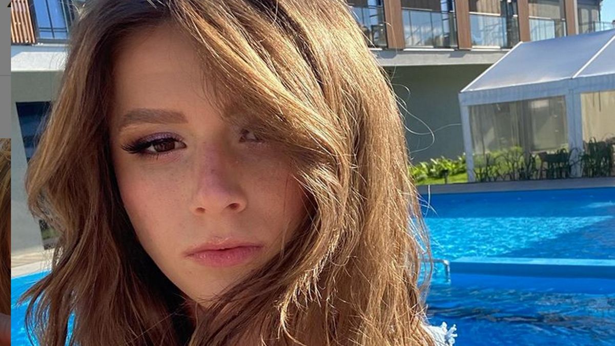 Roksana Węgiel w naturalnych włosach