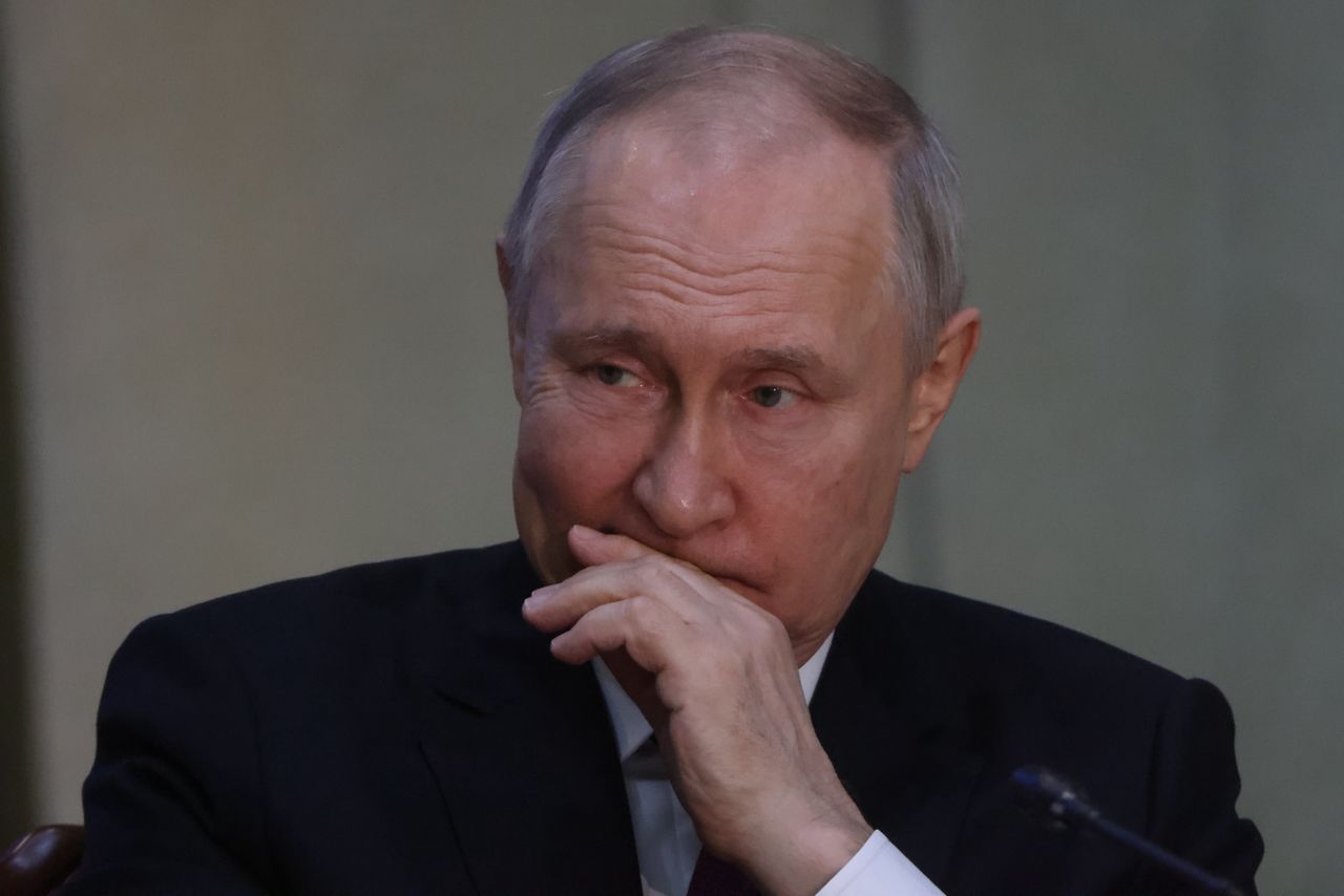 The fuel problem in Russia is growing. Putin calls on the government and oil companies