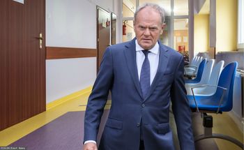 Politycy KO bez kolejki u lekarza. Tusk: Odczuwam mdłości