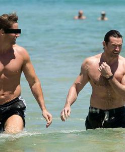 Hugh Jackman: Słynny aktor na słonecznej plaży