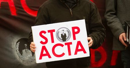 Krakowska policja ściga organizatora protestu przeciwko ACTA