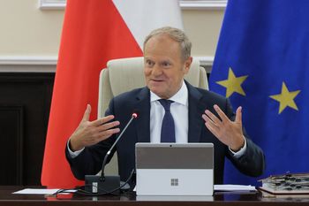 "Biedy nie ma". Tusk mówi, ile teraz będą zarabiać lekarze