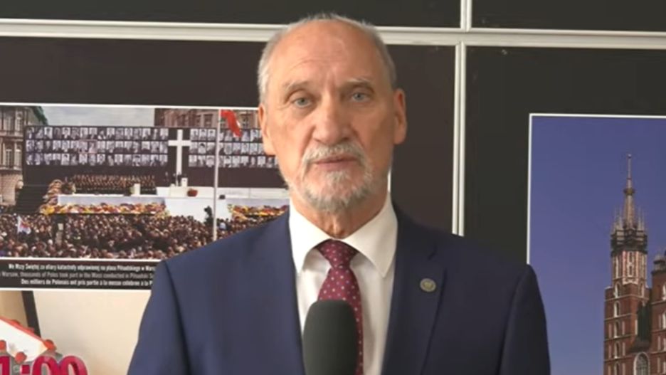 Screen, Antoni Macierewicz