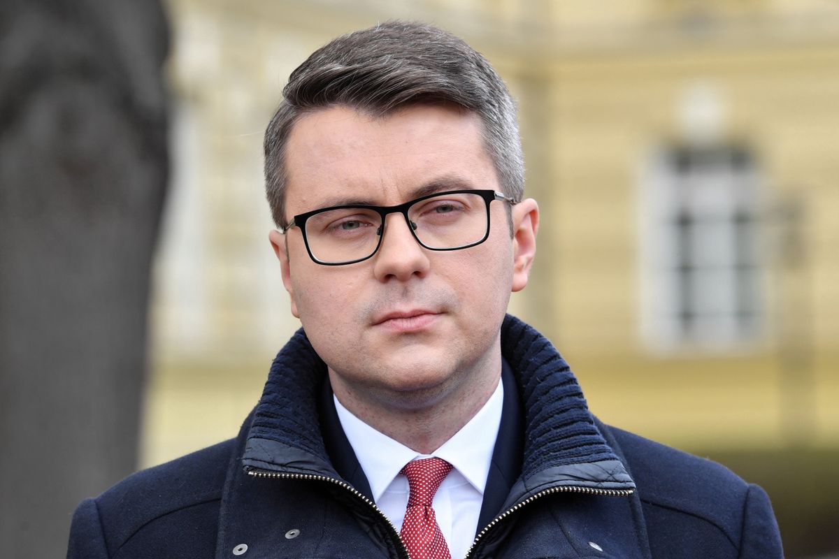 "Jak robimy kampanie społeczne, to jest źle, a jak nie robimy, to też jest źle" - narzeka rzecznik rządu Piotr Mueller 