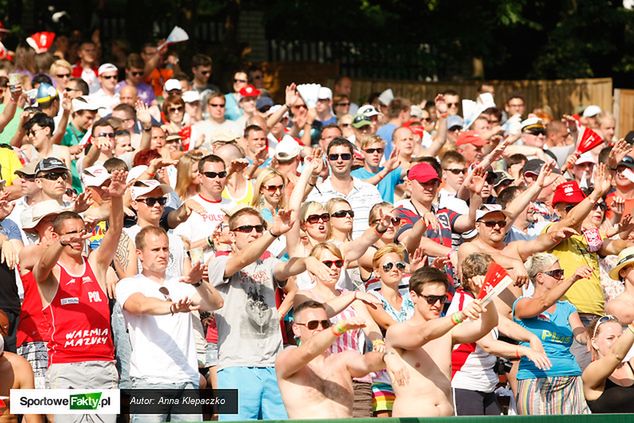 Kibice mocno dopingowali najmniej doświadczony polski duet w starciu z Hiszpanami