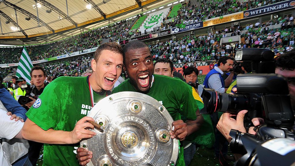 Getty Images /  Stuart Franklin/Bongarts / Na zdjęciu: Edin Dżeko i Grafite